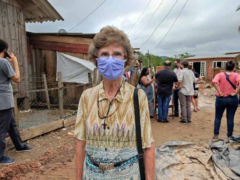 Lurdes Christ, da Pastoral Indigenista, esteve no local – Foto: Dani Lando/NDTV