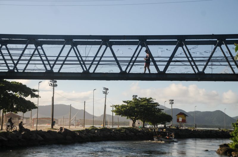 Passarela do canal da Barra da Lagoa, em Florianópolis – Foto: Leo Munhoz
