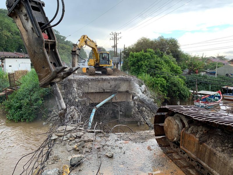 Ponte teve que ser interditada pela Prefeitura após um pedido da justiça – Foto: Prefeitura de Barra Velha/Divulgação