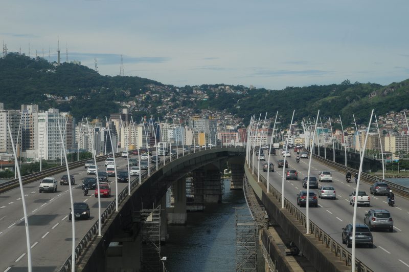 Pontes Colombo Salles e Pedro Ivo podem ter o tráfego alterado durante a visita de Bolsonaro – Foto: Leo Munhoz/ND