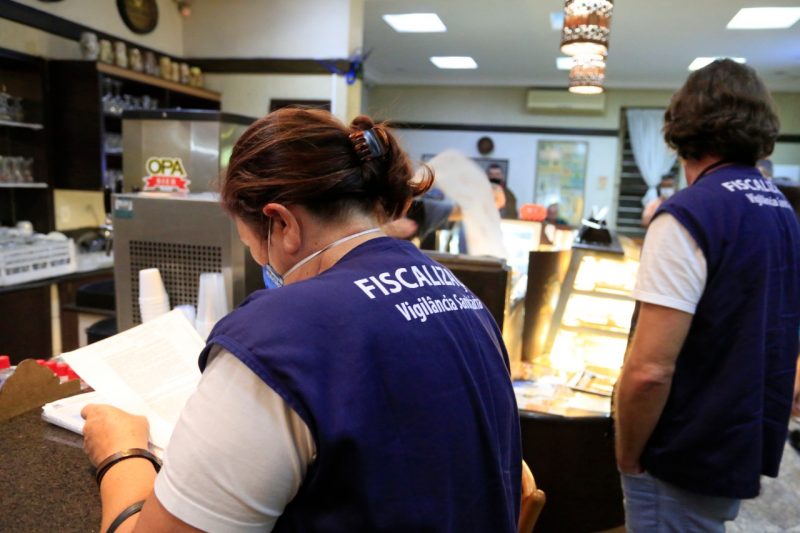 Mais de cem profissionais estão nas ruas para fiscalizar as medidas – Foto: Prefeitura de Joinville/Divulgação