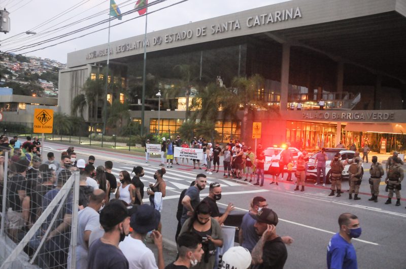 manifestação; alesc; medidas; lockdown; restrições; grande florianópolis; decreto