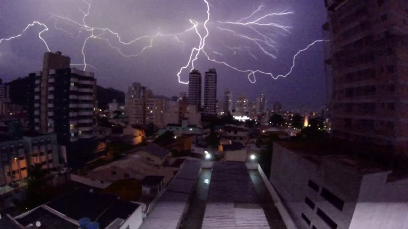 Defesa Civil emitiu alerta para tempestade neste sábado e domingo em todo Estado – Foto: Paulo Sérgio/NDTV