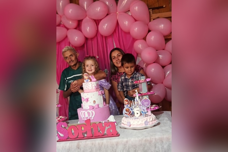 Devenildo deixa um filho, a nora, a esposa e três netos