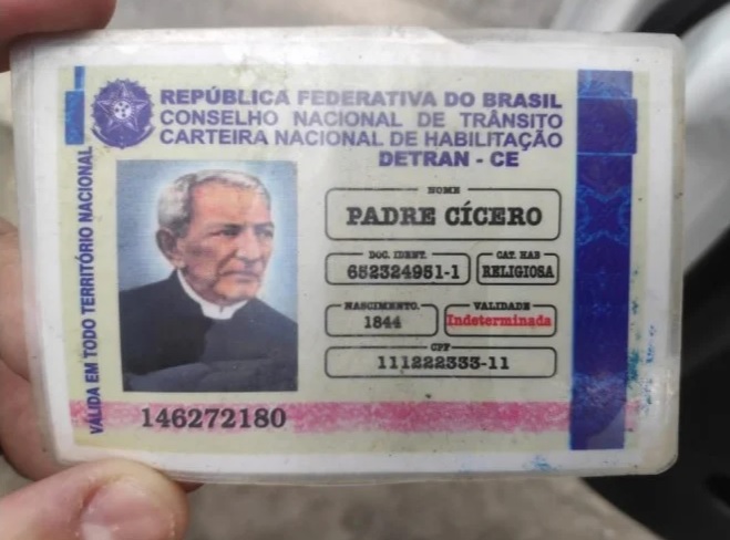 Documento &uacute;nico tinha duas fotos e dois nomes dos religiosos nordestinos. – Foto: Reprodu&ccedil;&atilde;o/BPRv-AL