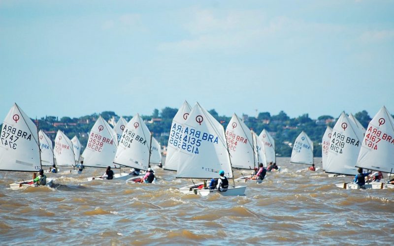 Seletiva de Optimist 2021 reuniu 134 velejadores de todo o Brasil, em Porto Alegre – Foto: Cintia Fonseca/Divulgação/ND