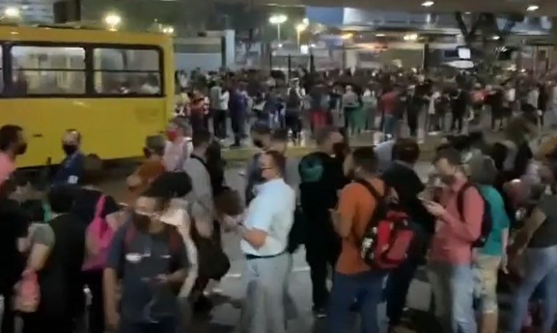 Terminal central ficou lotado na tarde desta segunda – Foto: Redes sociais/ND