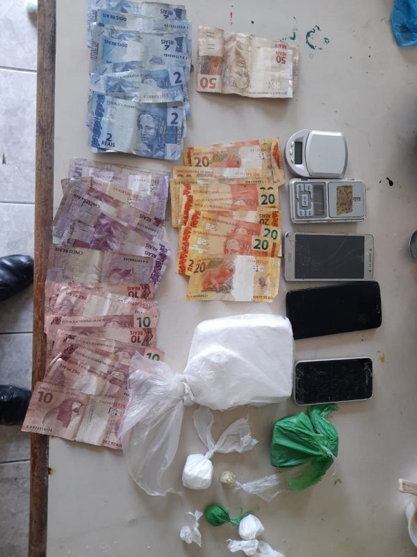 Drogas foram apreendidas no sábado (27) – Foto: Polícia Militar/Divulgação