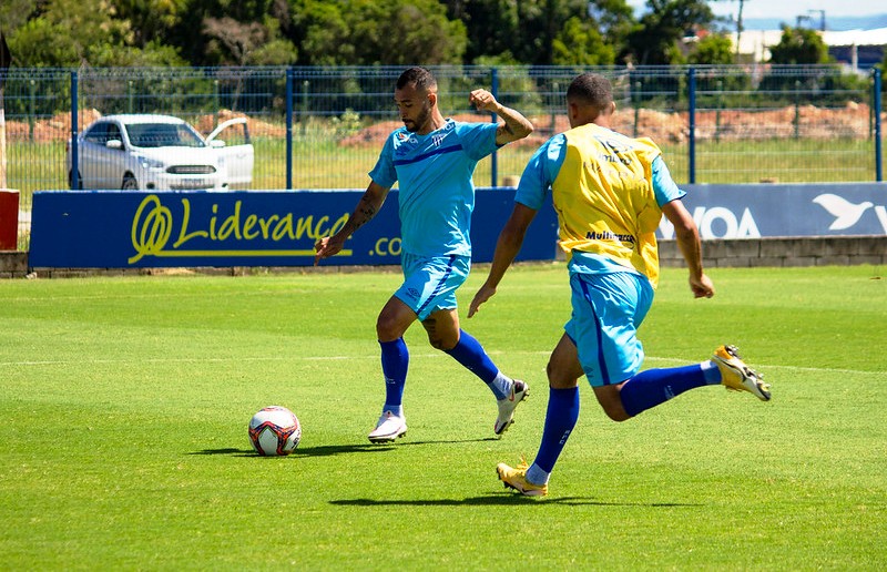 Le&atilde;o deve ter poucas mudan&ccedil;as em rela&ccedil;&atilde;o a equipe que derrotou o Figueirense – Foto: Andr&eacute; Palma Ribeiro/Ava&iacute; F.C
