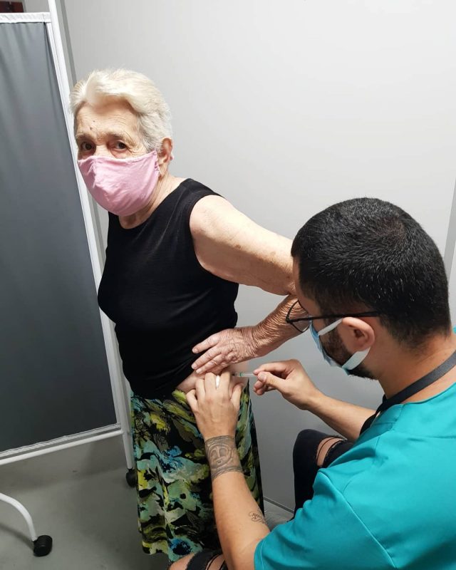 Marlene Reeck, 80 anos, recebeu a primeira dose da vacina contra Covid-19 nesta ter&ccedil;a-feira (2) – Foto: Arquivo pessoal/Divulga&ccedil;&atilde;o&nbsp; ND