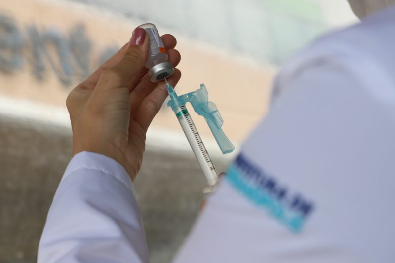 Vacina contra Covid-19 &eacute; aplicada em Florian&oacute;polis – Foto: Cristiano Andujar/PMF/Divulga&ccedil;&atilde;o/ND