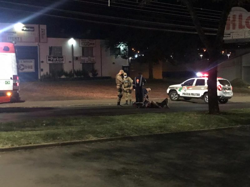Polícia Militar atendeu a ocorrência na madrugada desta sexta-feira, em Chapecó, no Oeste catarinense – Foto: Wéliton Rocha/Especial/ND