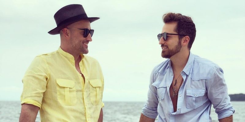 Paulo Gustavo e o marido, Thales Bretas