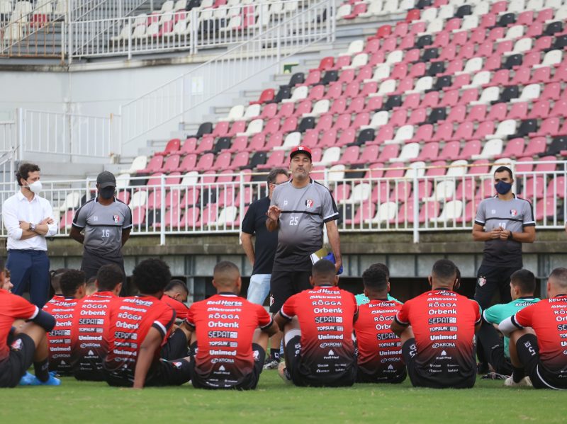 JEC precisa quebrar a sequência de três derrotas e conta com o reforço de Vinícius Eutrópio – Foto: Vitor Forcellini/JEC
