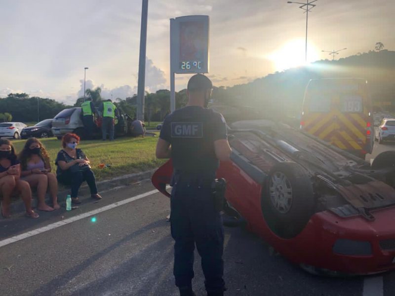 video; capotamento; via expressa; florianopolis; acidente