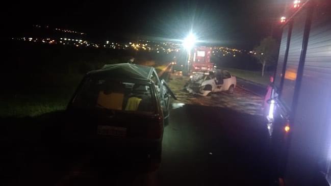 Acidente deixou carros destruídos – Foto: CBM/Divulgação
