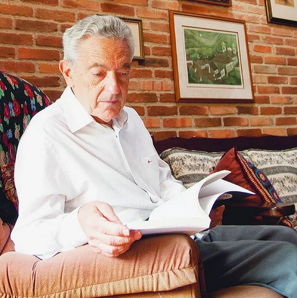 Alfredo Bosi morreu nesta quarta-feira (7), em São Paulo, aos 84 anos – Foto: Reprodução/Instagram