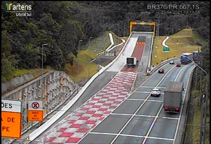 Um dos caminh&otilde;es estava carregado com cerca de 13 toneladas de carne – Foto: Arteris/Divulga&ccedil;&atilde;o