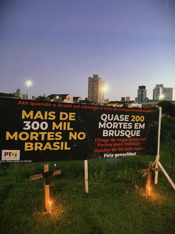 Grupo faz ato em homenagem às vítimas da Covid-19 em Brusque, no Vale do Itajaí – Foto: Reprodução/Redes Sociais