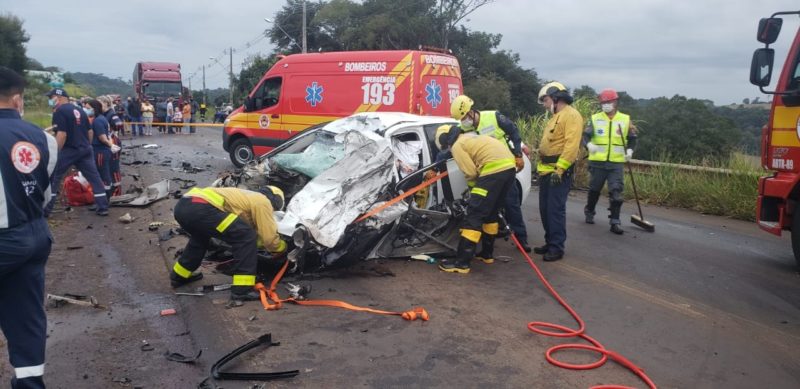 Acidente ocorreu no come&ccedil;ou da noite deste s&aacute;bado – Foto: Foto: Corpo de Bombeiros/ ND
