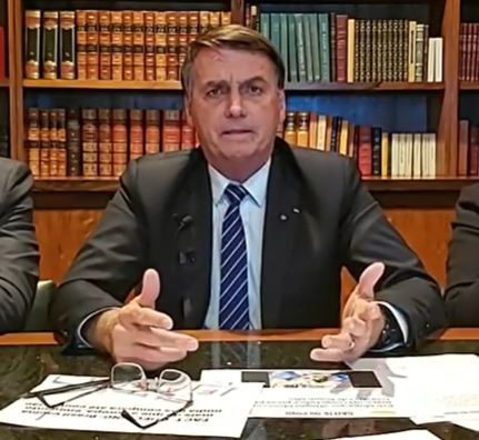 Bolsonaro em live semanal