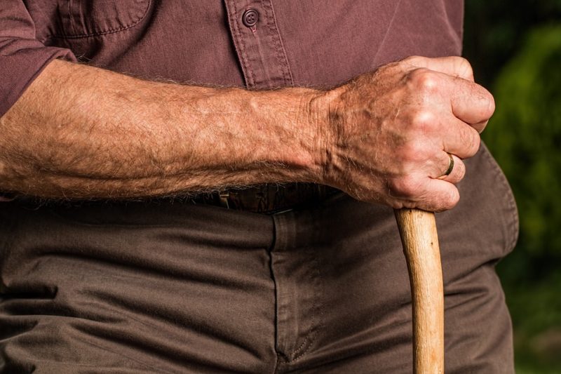 Idoso fura bloqueio para transar, mas justifica: ‘Meu tesão ultrapassou o telhado’ – Foto: Pixabay/ND