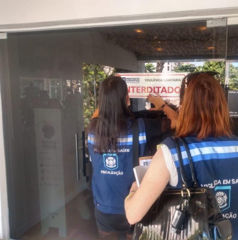 Interdição ocorreu na manhã deste sábado (10) e contou com o apoio da Guarda Municipal – Foto: Prefeitura de Florianópolis/Divulgação
