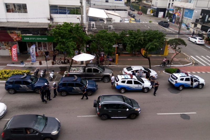 Caminhonete carregada com cerveja mobiliza Guarda Municipal de Balneário Camboriú – Foto: Divulgação/Redes Sociais