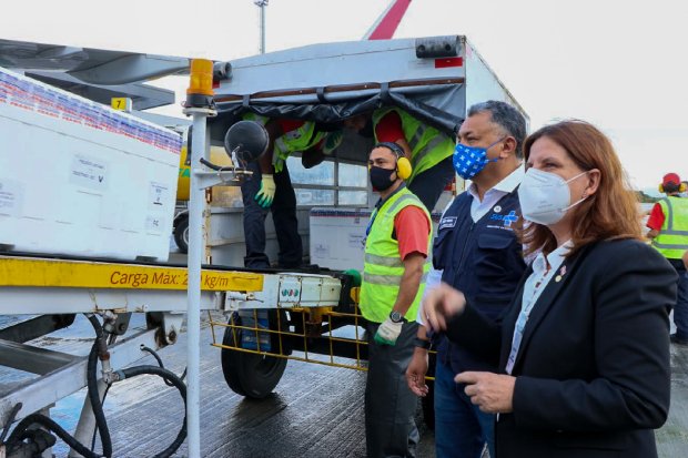 Chegada da nova remessa de vacinas contra a Covid-19 – Foto: Doia Cercal/Secom/Divulgação/ND
