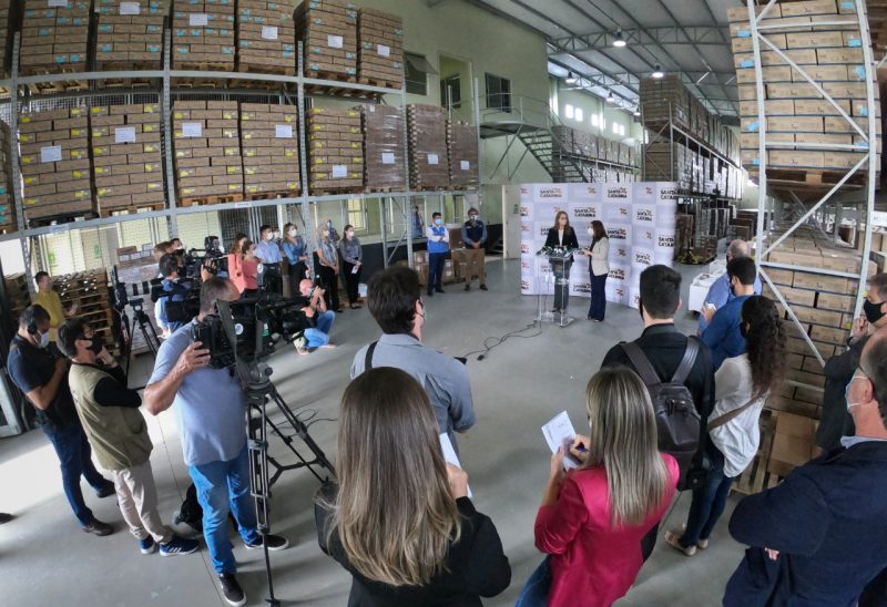 Em coletiva de imprensa, governo catarinense descarta lockdown e proibições