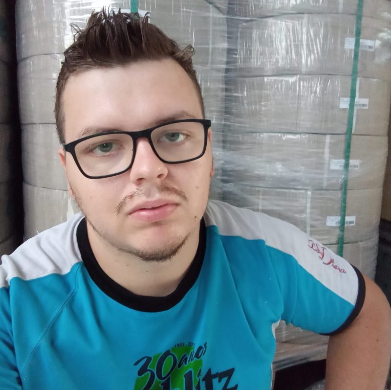 Crisman Reckelberg tinha 22 anos e morava em Blumenau, onde atuava como auxiliar de produ&ccedil;&atilde;o – Foto: Reprodu&ccedil;&atilde;o/Redes Sociais/ND