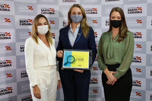 Daniela Reinehr participou de evento de lan&ccedil;amento do Referencial de Preven&ccedil;&atilde;o &agrave; Fraude e Desvios nas Contrata&ccedil;&otilde;es P&uacute;blicas nesta ter&ccedil;a (20) – Foto: Maur&iacute;cio Vieira/Secom/Divulga&ccedil;&atilde;o/ND