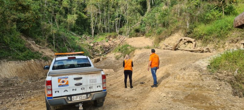 T&eacute;cnicos da Defesa Civil de Santa Catarina realizaram o levantamento preliminar para analisar a necessidade de atualiza&ccedil;&atilde;o do mapeamento das &aacute;reas de risco em Presidente Get&uacute;lio. – Foto: Divulga&ccedil;&atilde;o/Defesa Civil Santa Catarina/ND