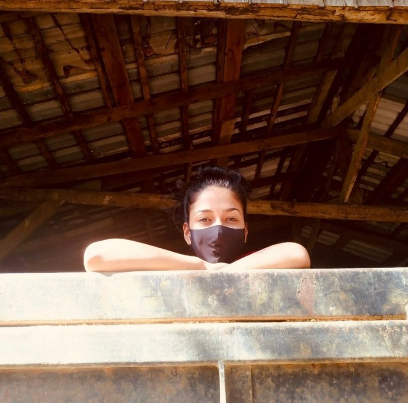 Djenifer Melo &eacute; enfermeira h&aacute; 2 anos e h&aacute; 5 meses trabalha em um hospital de Itapema – Foto: Reprodu&ccedil;&atilde;o Redes Sociais