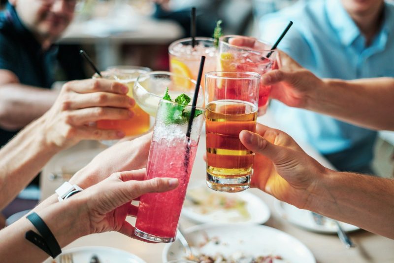 Para especialista, ampliação de horário de venda de álcool em Santa Catarina pode estimular aglomerações – Foto: Pixabay/Reprodução/ND