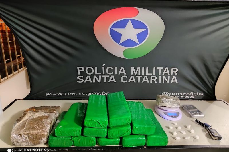 Homem é preso com quase seis quilos de maconha em Blumenau – Foto: Divulgação/Polícia Militar Blumenau