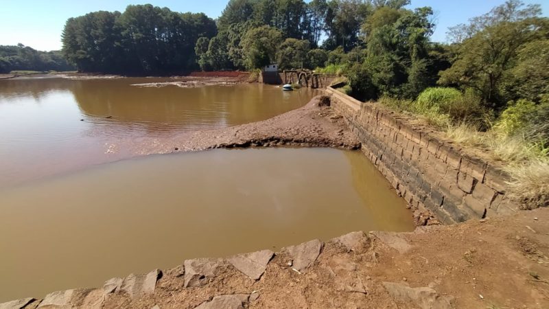 A imagem mostra a situa&ccedil;&atilde;o do lago na &uacute;ltima quinta-feira – Foto: Felipe Kreush/NDTV/ND