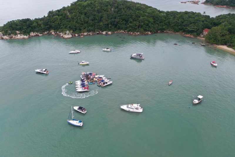 Fiscalização ocorreu no sábado (17), após denúncia de perturbação na praia de Magalhães, em Governador Celso Ramos