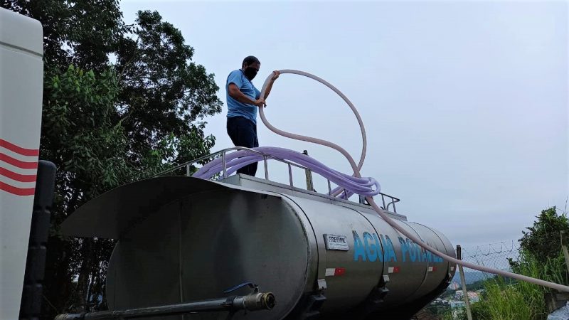 Tanque de água potável da Samae de Blumenau durante manutenção &#8211; Foto: Divulgação