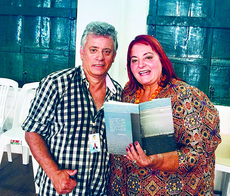 Zeca Pires com a amiga Carmen Fossari, que morreu neste domingo – Foto: Arquivo pessoal/ND