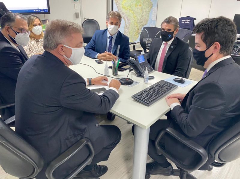 Gean Loureiro conversou com Rodrigo Cruz, secret&aacute;rio executivo do Minist&eacute;rio da Sa&uacute;de – Foto: Divulga&ccedil;&atilde;o/ND