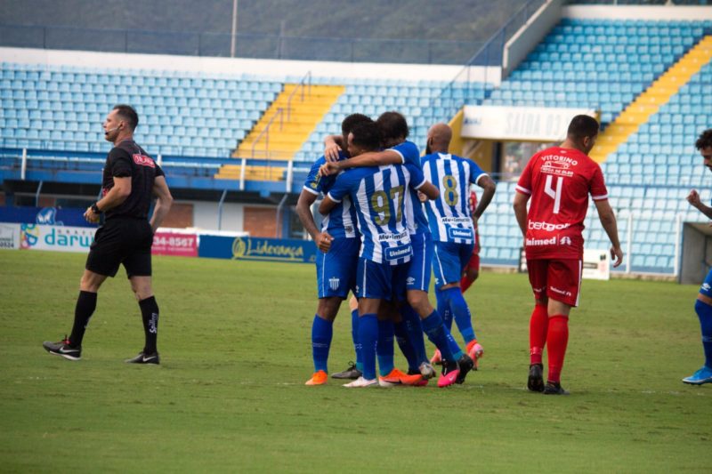 Jogadores do Avaí comemoram o gol do Jonathan – Foto: André Palma Ribeiro/Avaí F.C