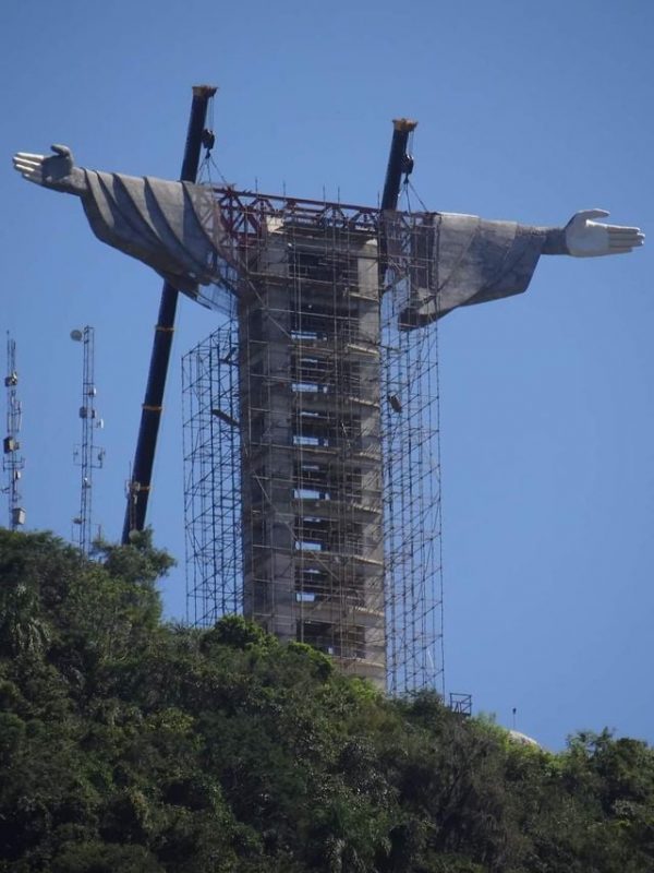 Iniciada em julho de 2019 a obra está em construção no Morro das Antenas, na Lagoa Garibaldi. – Foto: Henrique Walter/Divulgação/ND