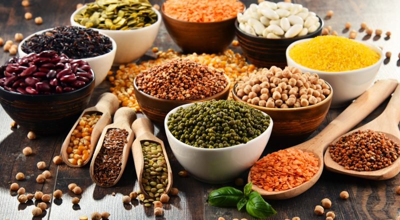 Parceira do sistema imunológico, a alimentação saudável também beneficia o equilíbrio entre a saúde do corpo e da mente – Foto: iStock/Divulgação