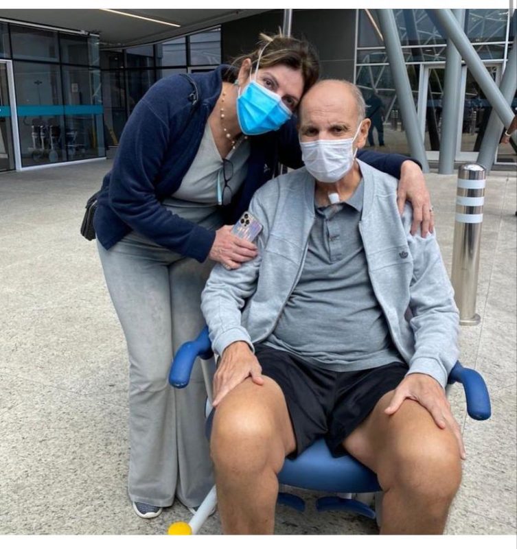 pai de kaká recebendo alta