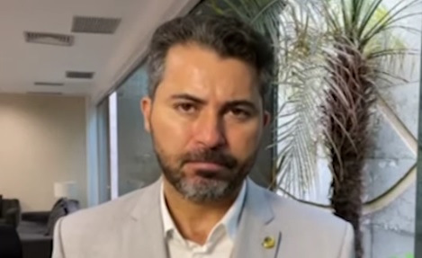 O senador Marcos Rogério (DEM-RO) é aliado de Bolsonaro. Junto com Eduardo Girão, é um dos nomes preferidos do governo para assumir a relatoria da CPI. A eleição acontece na próxima terça-feira (27) – Foto: Reprodução/Youtube