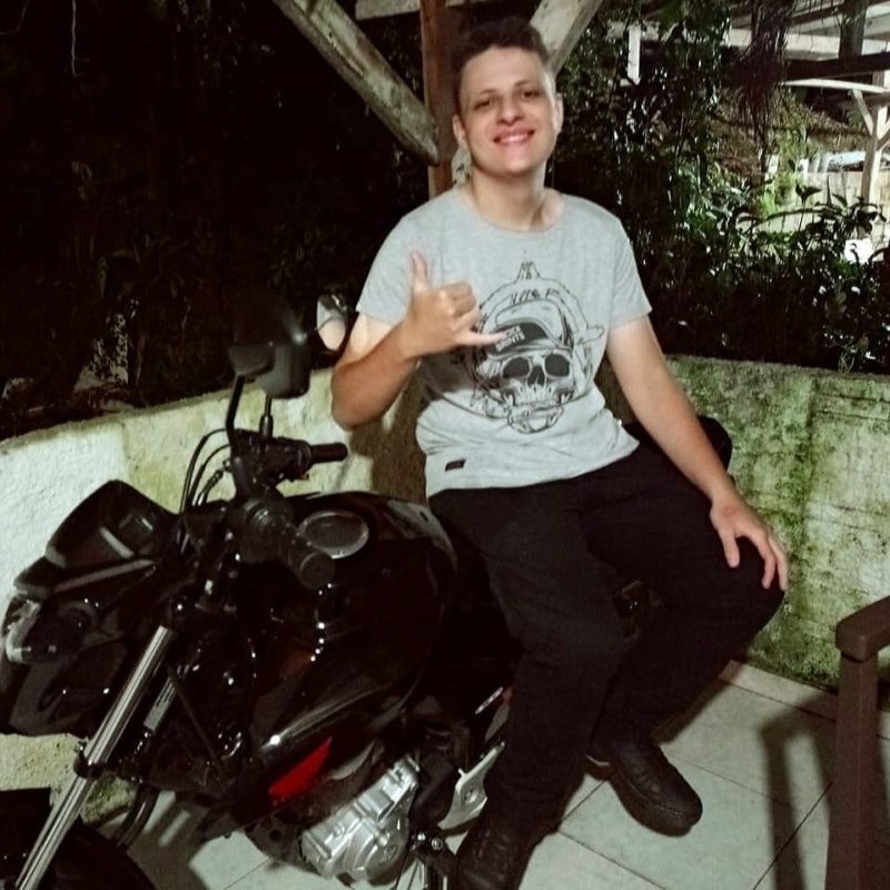 Jovem de 20 anos morreu no local do acidente – Foto: Reprodu&ccedil;&atilde;o/Facebook/ND