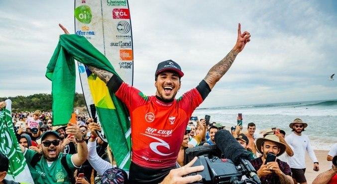 Gabriel Medina venceu etapa na Austrália e disse estar feliz – Foto: Portal R7