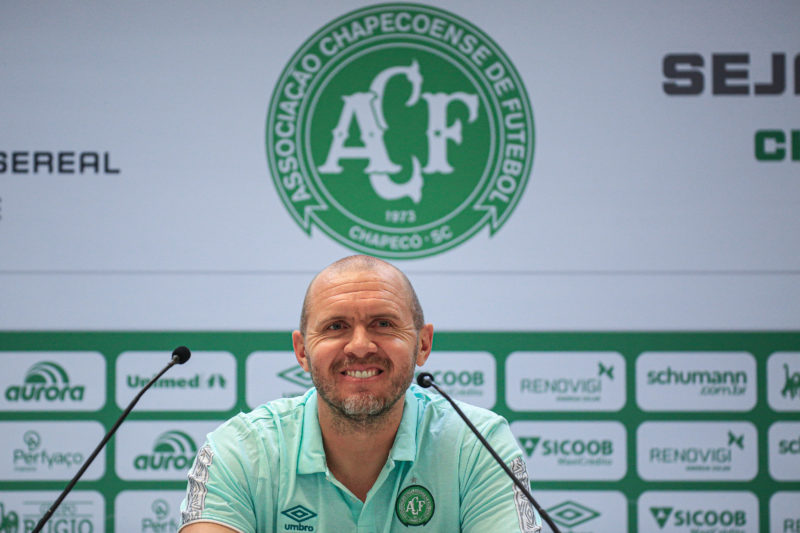 Mozart foi jogado na boca dos le&otilde;es e n&atilde;o resistiu. Est&aacute; fora da Chapecoense – Foto: M&aacute;rcio Cunha/ACF/Divulga&ccedil;&atilde;o ND