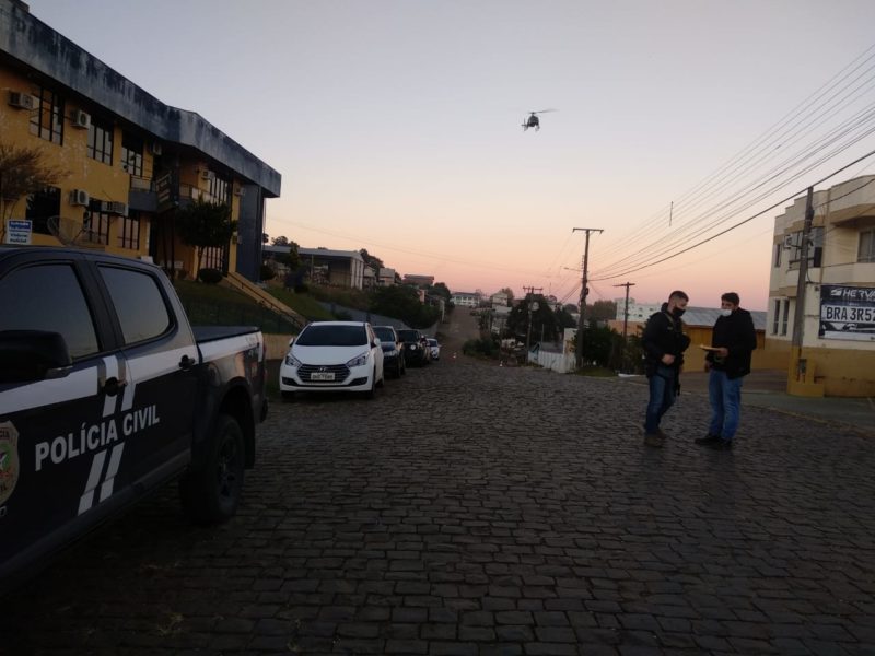 Cumprimento de mandados aconteceu em Chapec&oacute;, Curitibanos e Joinville – Foto: Pol&iacute;cia Civil/Divulga&ccedil;&atilde;o ND